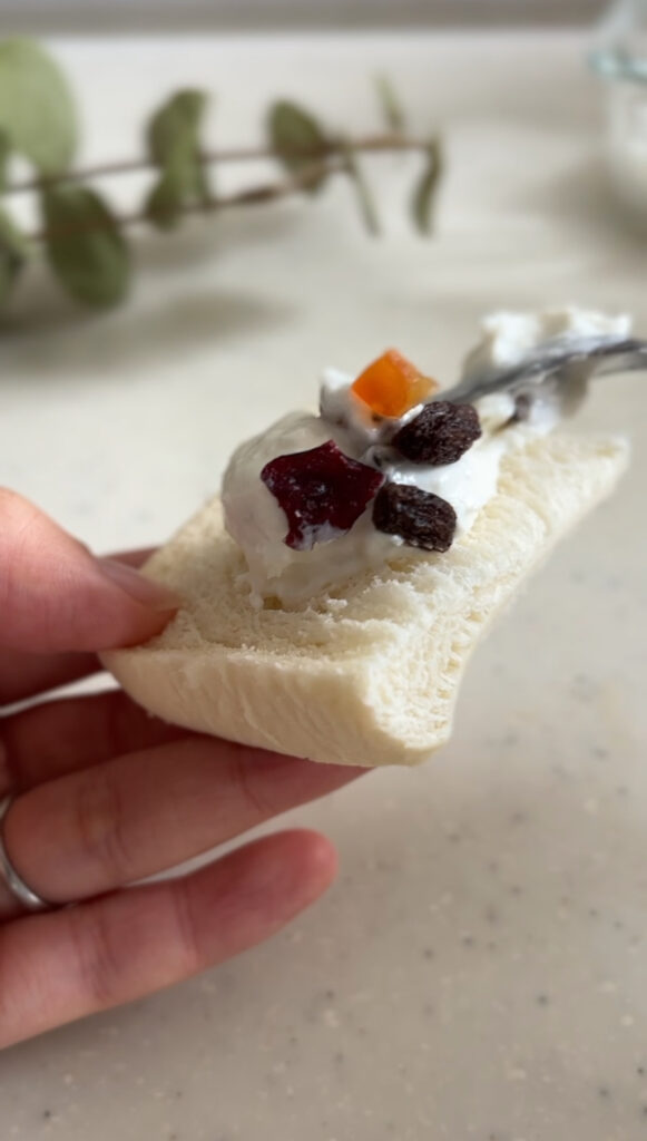パンに乗せているところ